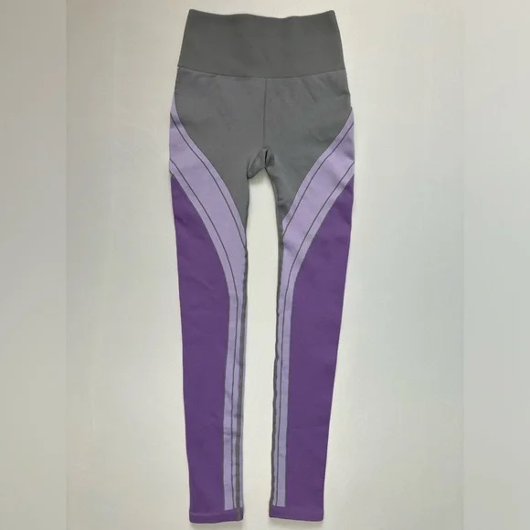 Fabletics Sofia Seamless Crop Top & Legging Frosted Lilac 2 Piece Workout Set XS - Picture 6 of 10